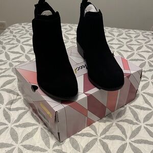 Women’s Black Ankle boots with Low Wedge